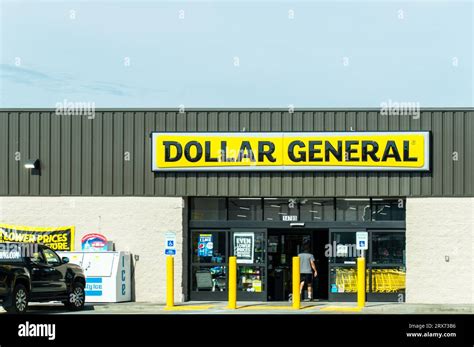 Dollar General store exterior