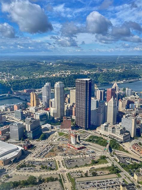 A stunning view of the Pittsburgh skyline