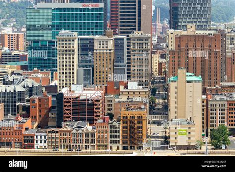 A stunning view of the Pittsburgh skyline