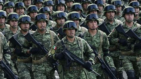 Ejército mexicano en desfile