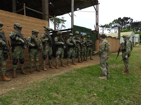 Misiones militares