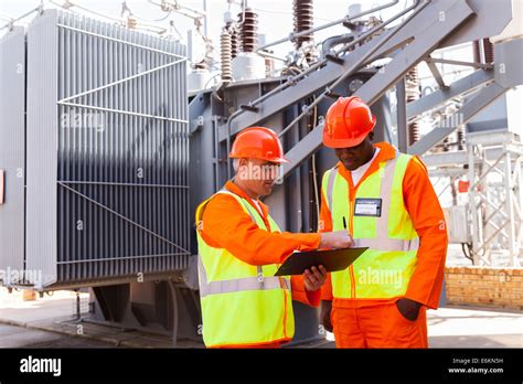 Electrical Engineers Managing Electrical Projects