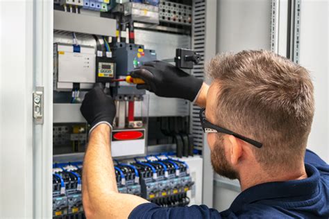 Electrician working in a combat zone