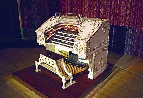 Embassy Theatre Fort Wayne's Mighty Wurlitzer Organ