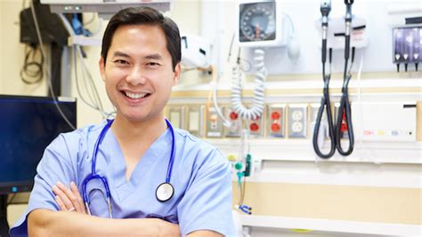 Benefits and Bonuses for Emergency Medicine Physicians