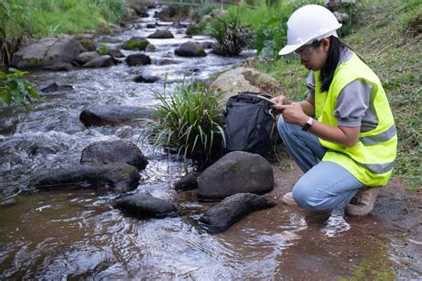 Marine Corps engineers conducting environmental assessments