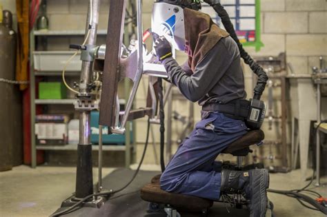 Ergonomic welding station