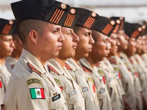 Estudiantes en una escuela militar