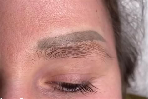 Eyebrow tattoo mistakes