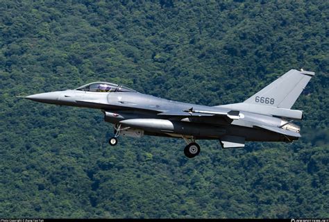 F-16 Fighting Falcon