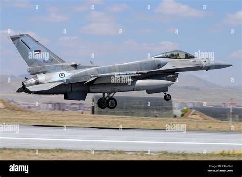 F-16E Block 60 Landing