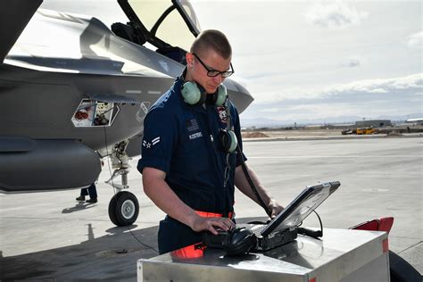 F-35 maintenance crew at work