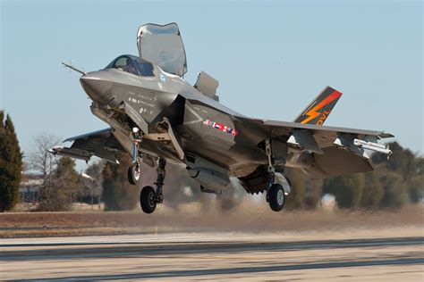 F-35B Lightning II taking off from MCAS Yuma