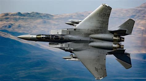 F-15 fighter jet image