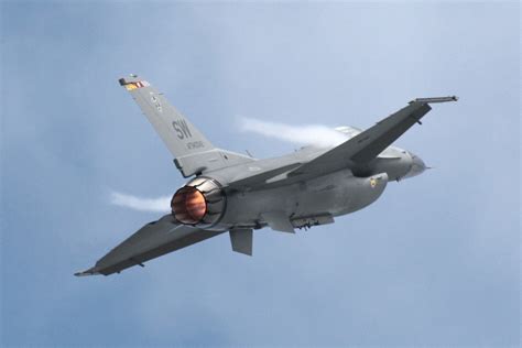 F-16 climbing