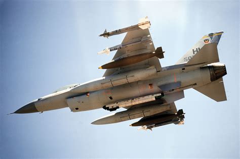 F-16 Fighting Falcon missiles