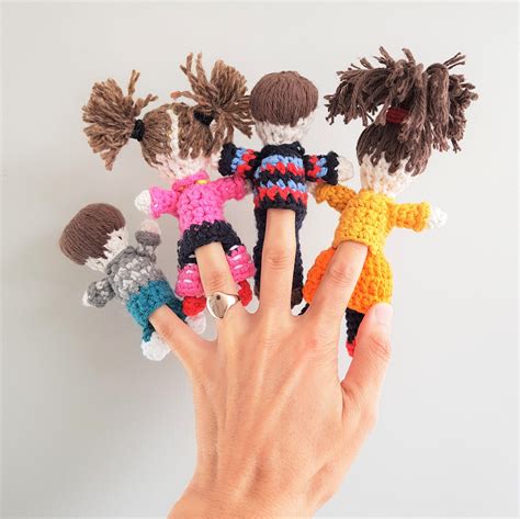 Family Finger Puppets Gallery 8