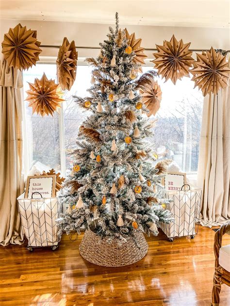 Farmhouse Christmas Tree with Natural Textures