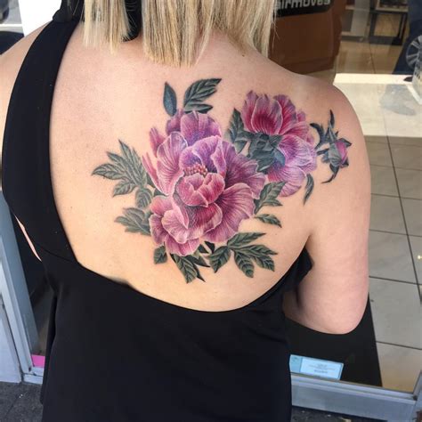 Description of female tattoo designs for shoulder