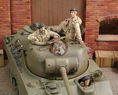 Sherman Firefly Crew