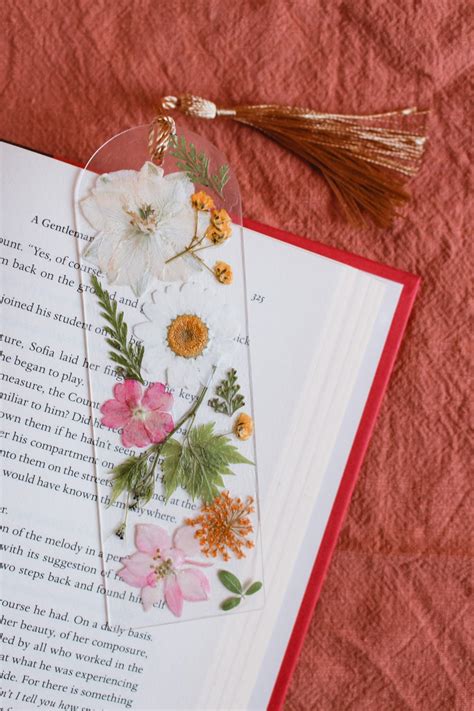 Floral Bookmark Pattern