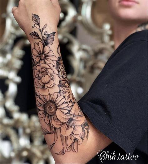 Floral forearm sleeve design