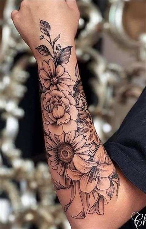 Floral tattoo ideas for women on the shoulder