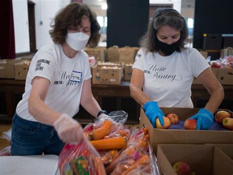 Food Pantry Volunteers