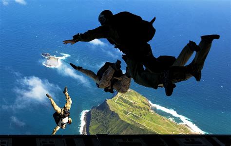 Force Recon Parachuting