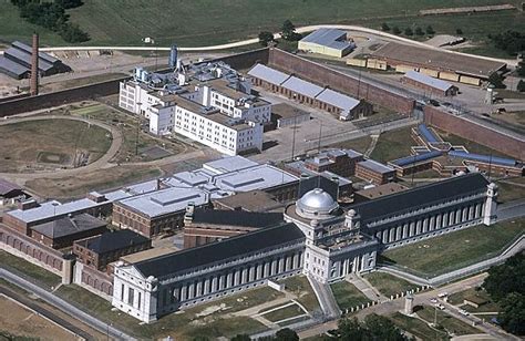 A photo of the Fort Leavenworth federal prison