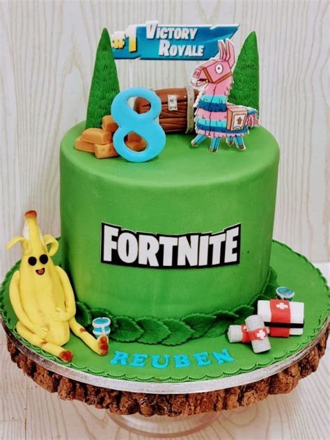 Fortnite victory royale cake topper