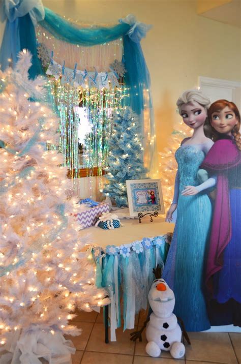 Frozen Fountain Christmas Tree Ideas