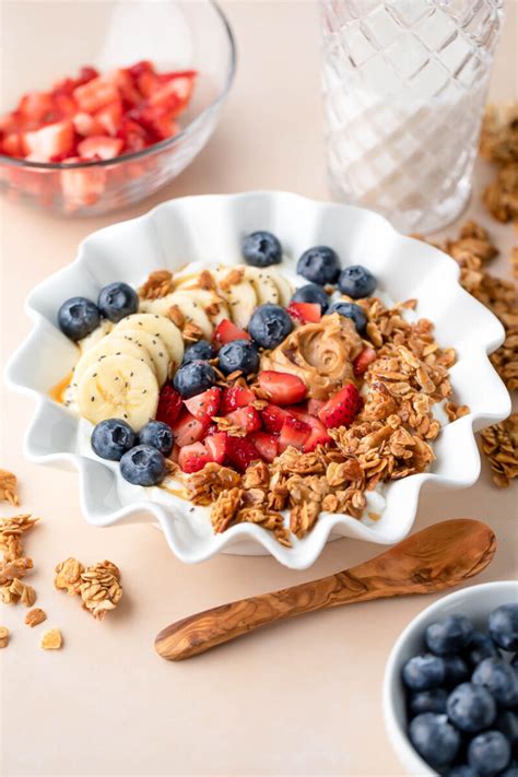 Fruit bowl with granola and yogurt