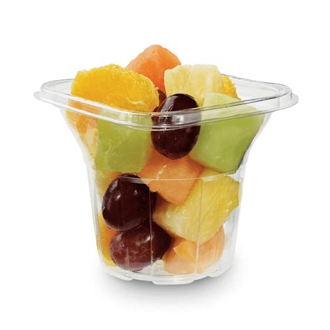 Low-calorie fruit cup with a sprinkle of cinnamon