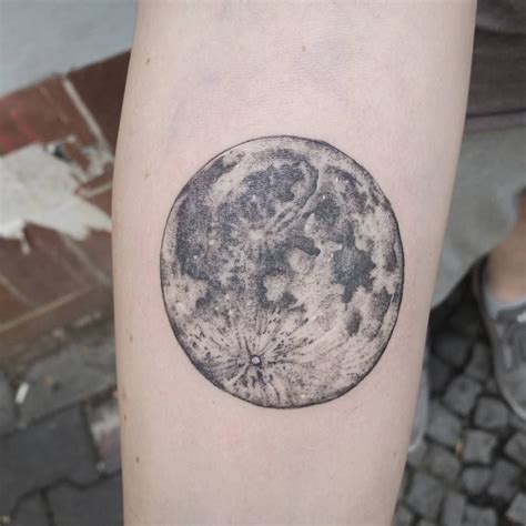 Full Moon Tattoo