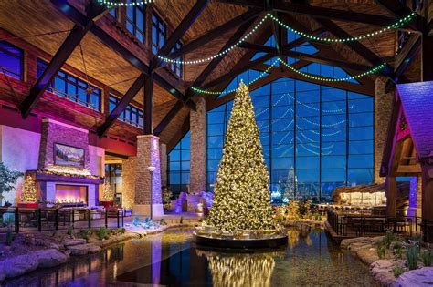 Gaylord Rockies Christmas Activities