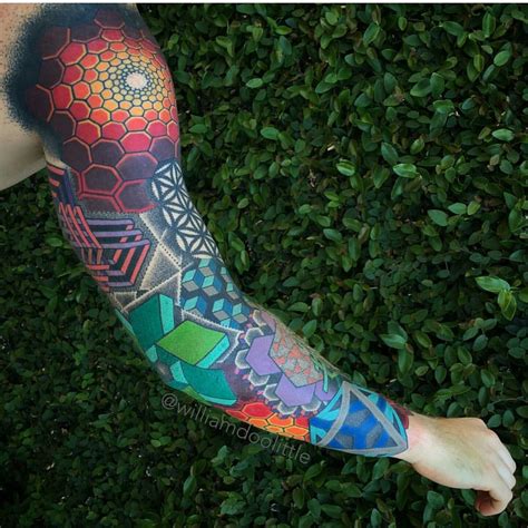 Geometric-themed sleeves