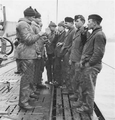 German U-boat crew on deck of their submarine during WW1