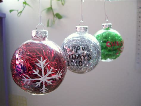 Glass Christmas Bulbs Decorating Ideas