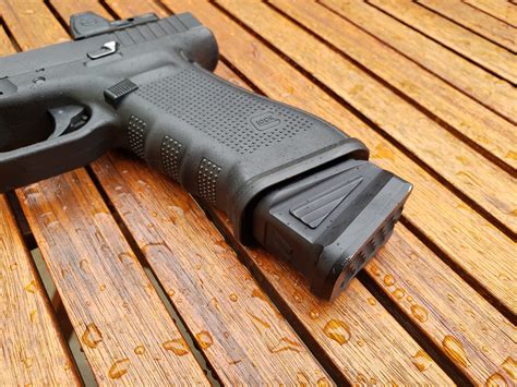 Glock 17 Gen 5 magazine extension