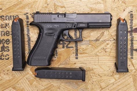 Glock 17 Police Handgun