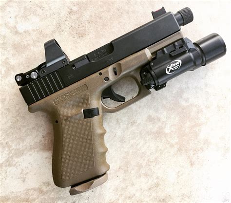 Glock 19 Gen 5 with Leupold DeltaPoint Pro