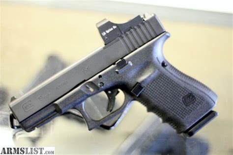 Glock 19 in Ready or Not