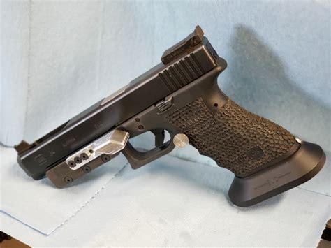 Glock 24 competition gun