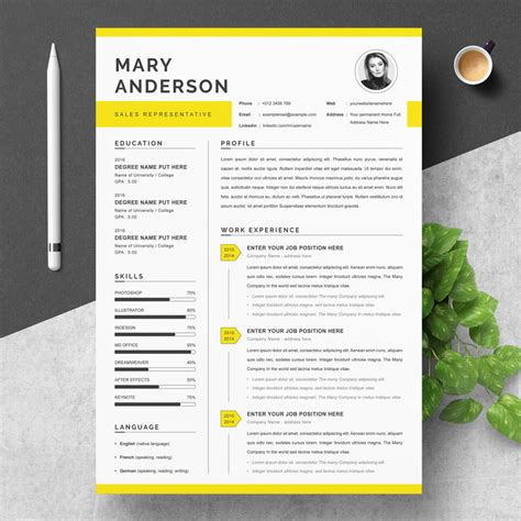 Gold Pattern Resume Template