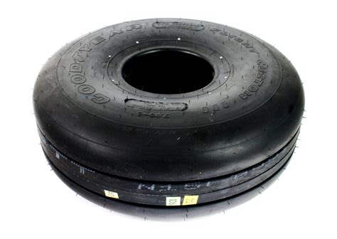 Goodyear Flight Custom III Tyres