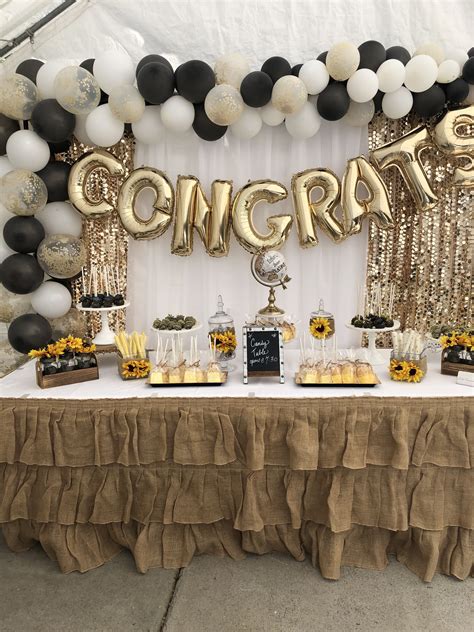 Graduation party decorations image