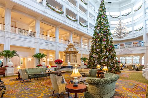 Grand Floridian holiday decorations