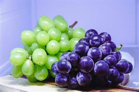 Grapes and raisins are toxic to dogs