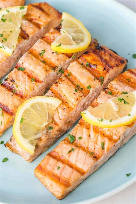 Grilled salmon with roasted asparagus and quinoa